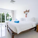 Seaview Villa Beach Connection